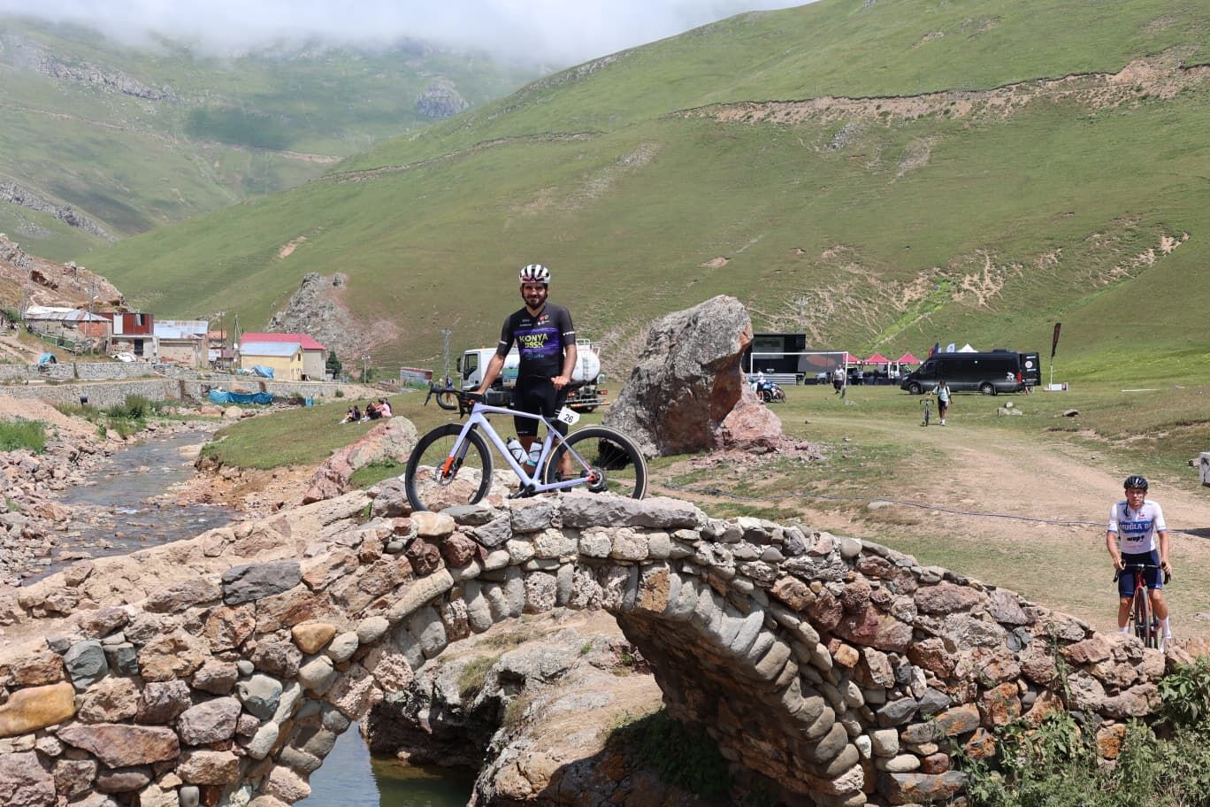ARSİN’DE PEDALLAR ŞAMPİYONLUK İÇİN DÖNDÜ