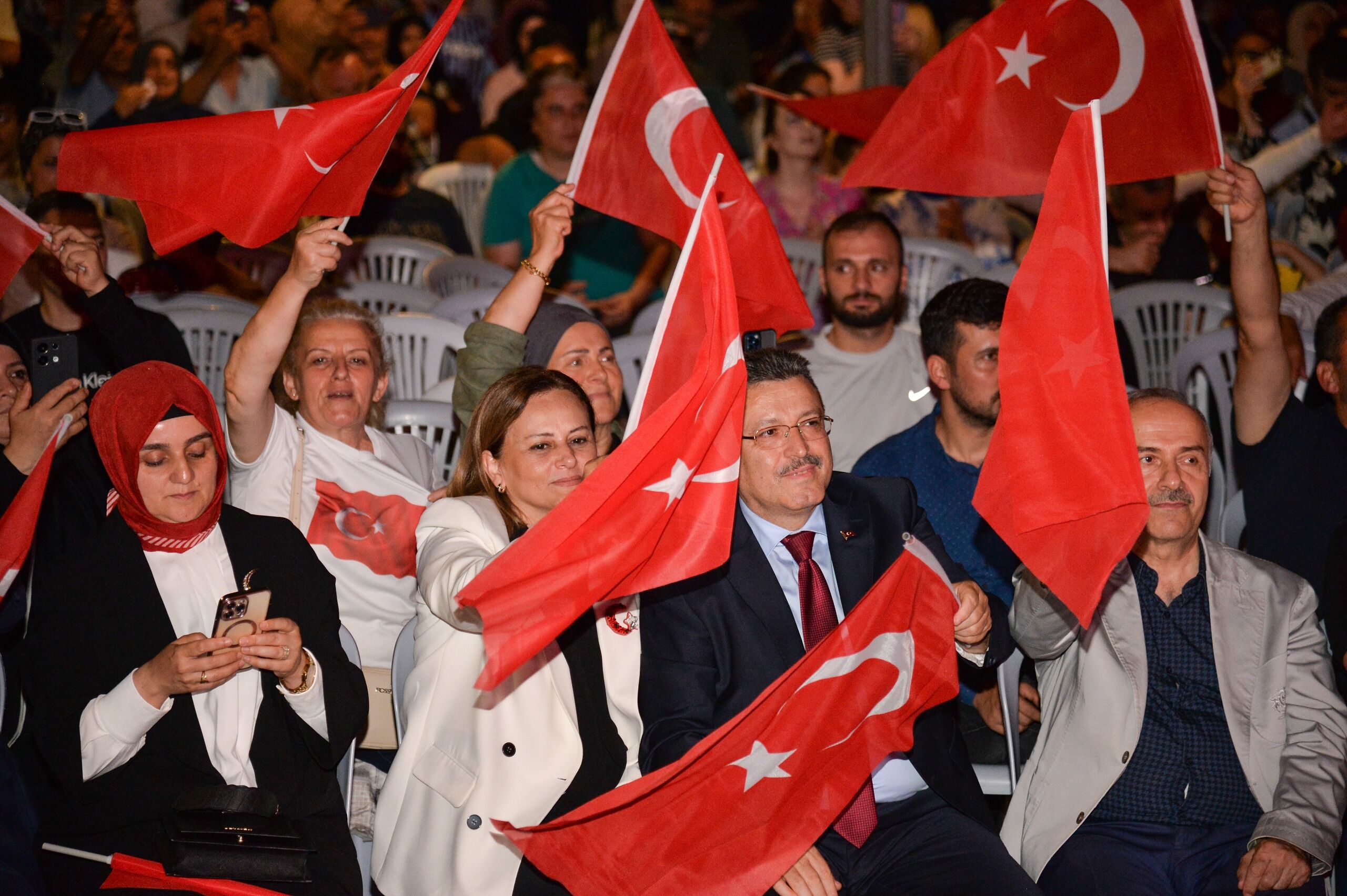 DÜNYAYA DERS VERİLDİ
