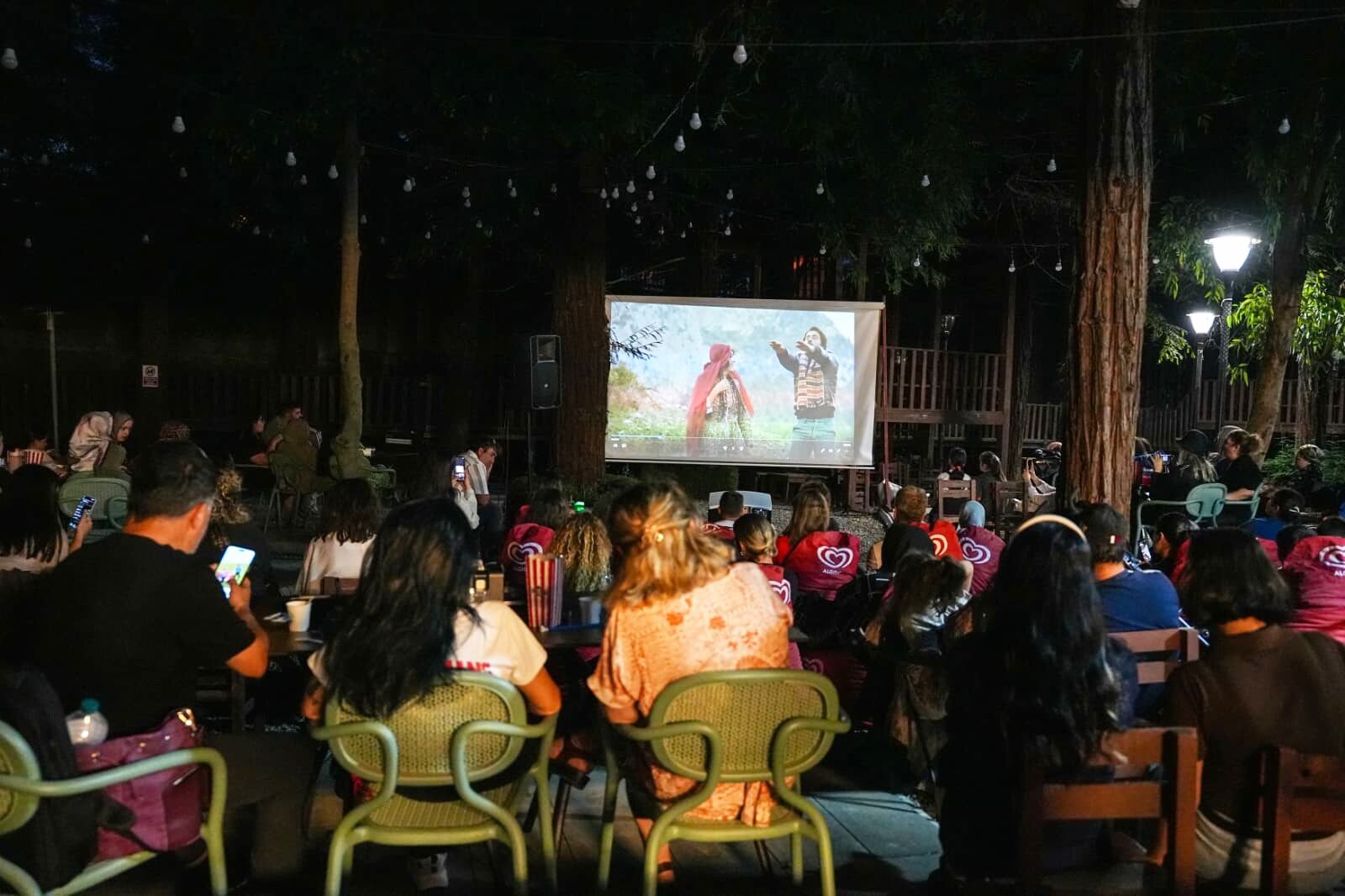 ORTAHİSAR’DA ‘GECE SİNEMASI’YLA NOSTALJİ DOLU AKŞAMLAR BAŞLADI
