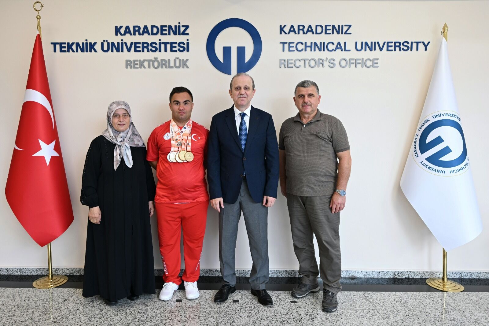DÜNYANIN KONUŞTUĞU ŞAMPİYON, KTÜ’YÜ ZİYARET ETTİ