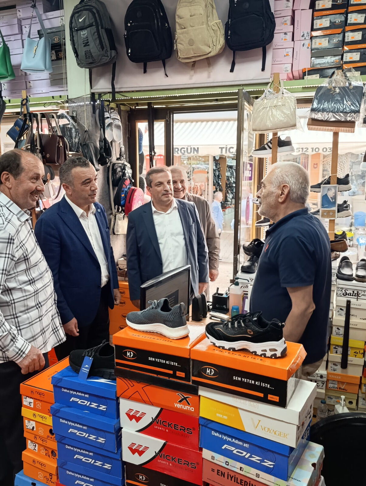 TRABZON MİLLETVEKİLİ YAVUZ AYDIN SAHAYI BOŞ BIRAKMIYOR