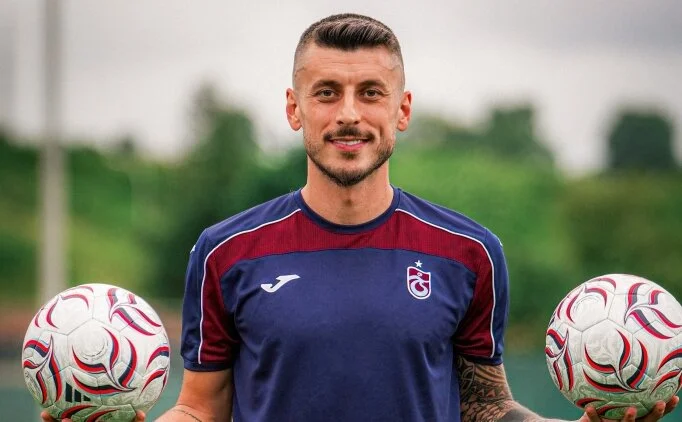 MÜCADELECİ BİR İNSANIM