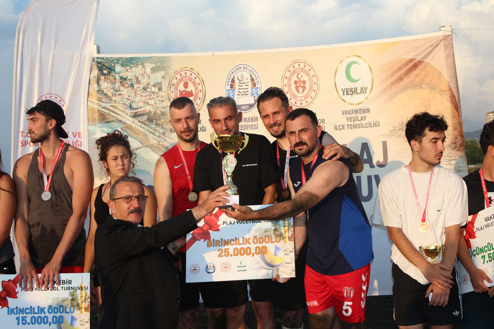 PLAJ VOLEYBOLU TURNUVASI HEYECANI SONA ERDİ
