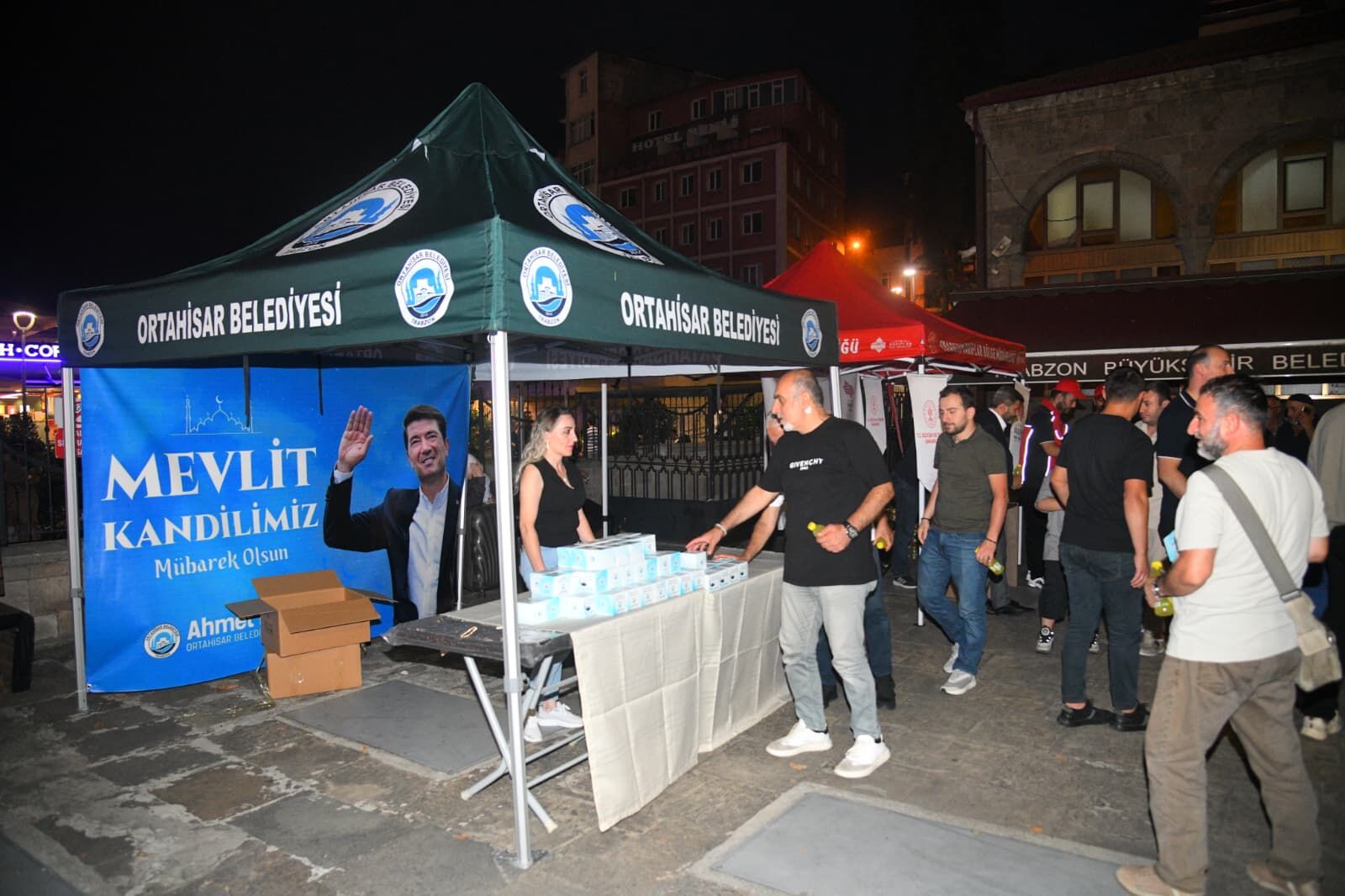 ORTAHİSAR BELEDİYESİ’NDEN MEVLİT KANDİLİNDE SİMİT VE LOKMA İKRAMI
