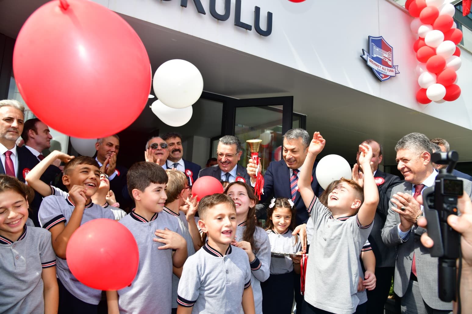 OKULLARDA İLK DERS ZİLİ ÇALDI