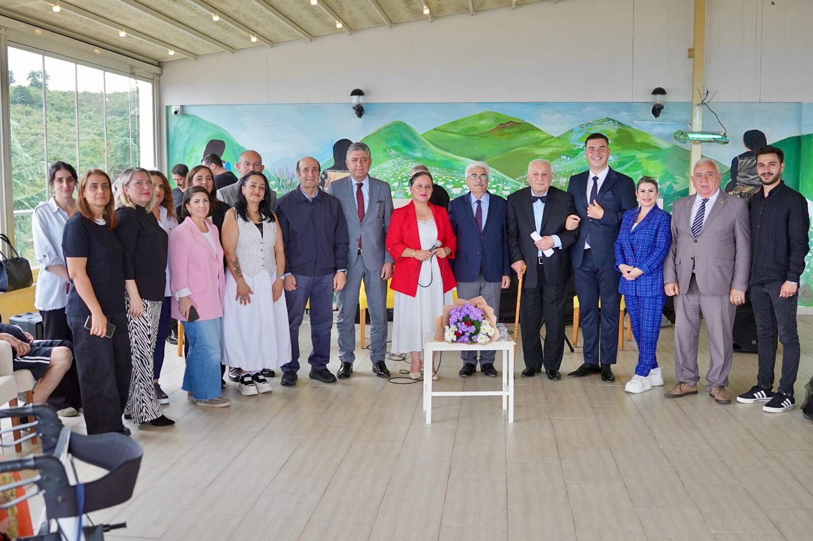 ATATÜRK’ÜN SEVDİĞİ ŞARKILAR, HUZUREVİ SAKİNLERİ İÇİN SESLENDİRİL