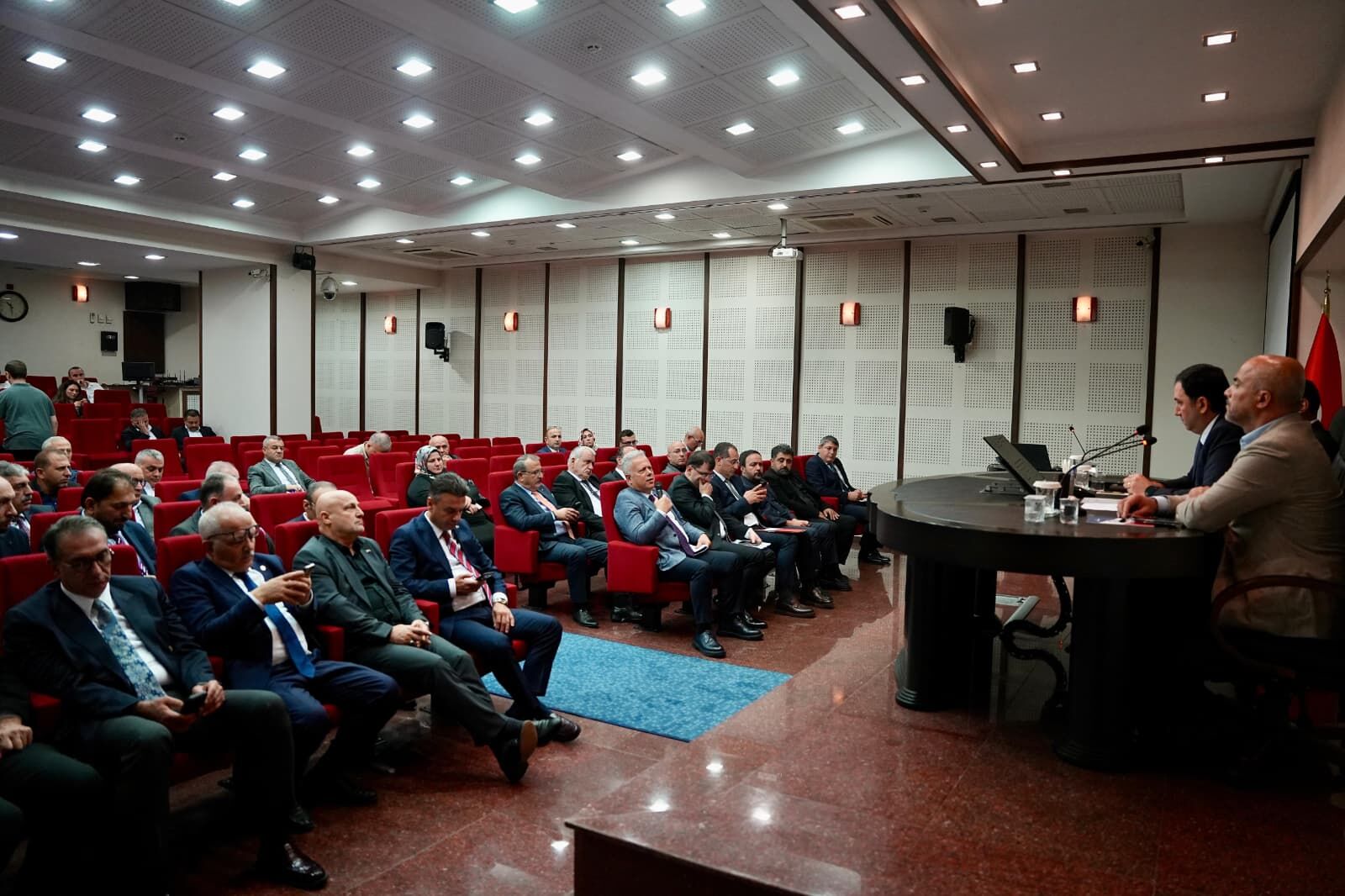 “SOKAK HAYVANLARI İÇİN ÖNCELİĞİMİZ KEDİ EVİNİ BİTİRMEK”