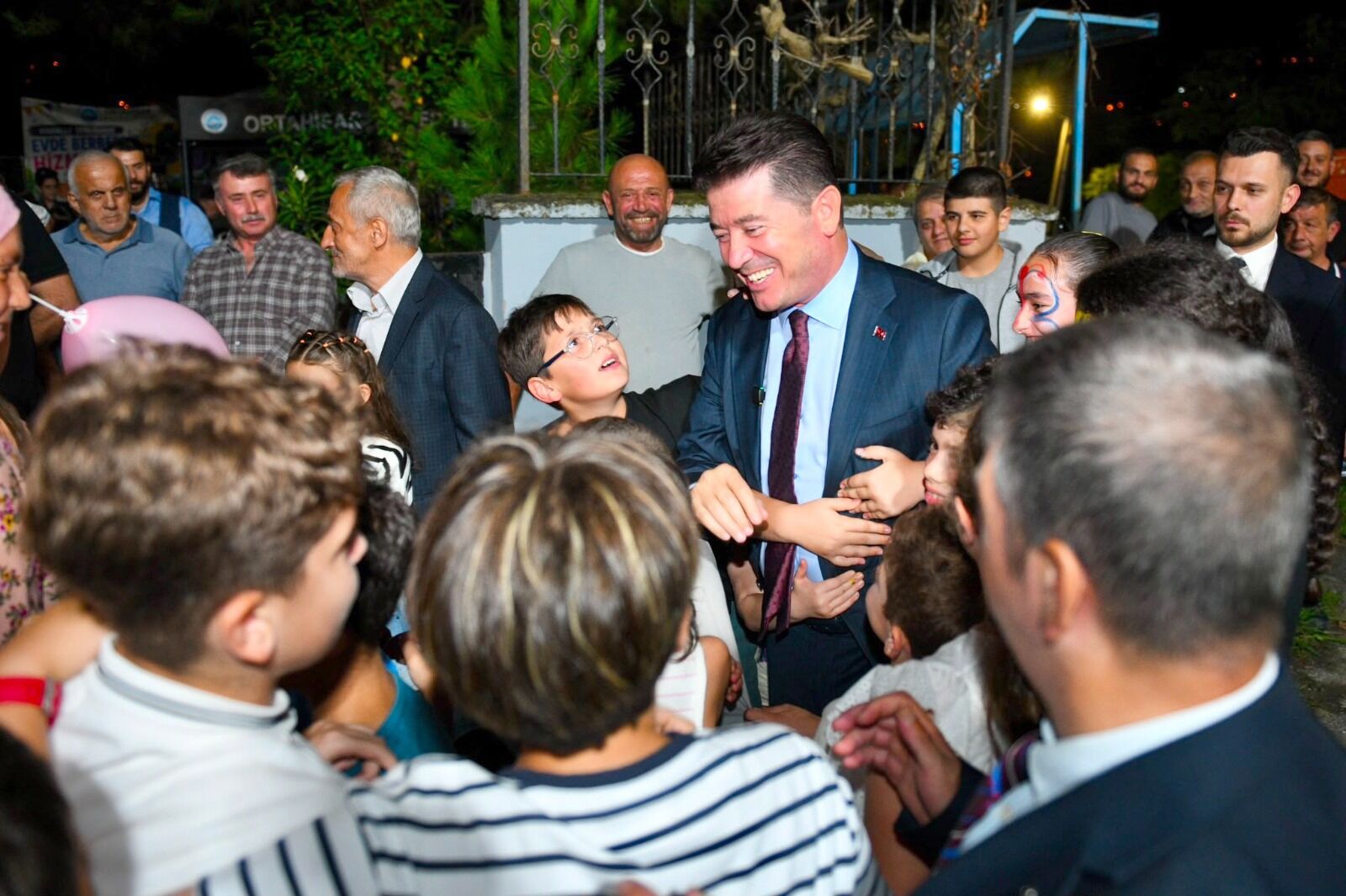 BAŞKAN KAYA, ÇOCUKLARIN YÜZÜNÜ GÜLDÜRECEK: