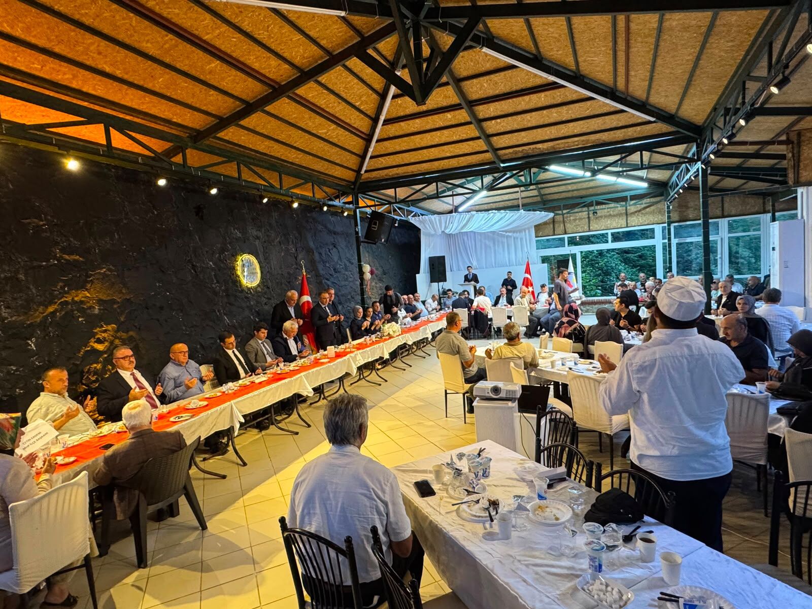 KAYMAKAM SELÇUK BAŞ ONURUNA VEDA YEMEĞİ DÜZENLENDİ