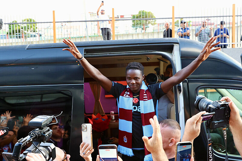 TRABZONSPOR'A 22'LİK FORVET