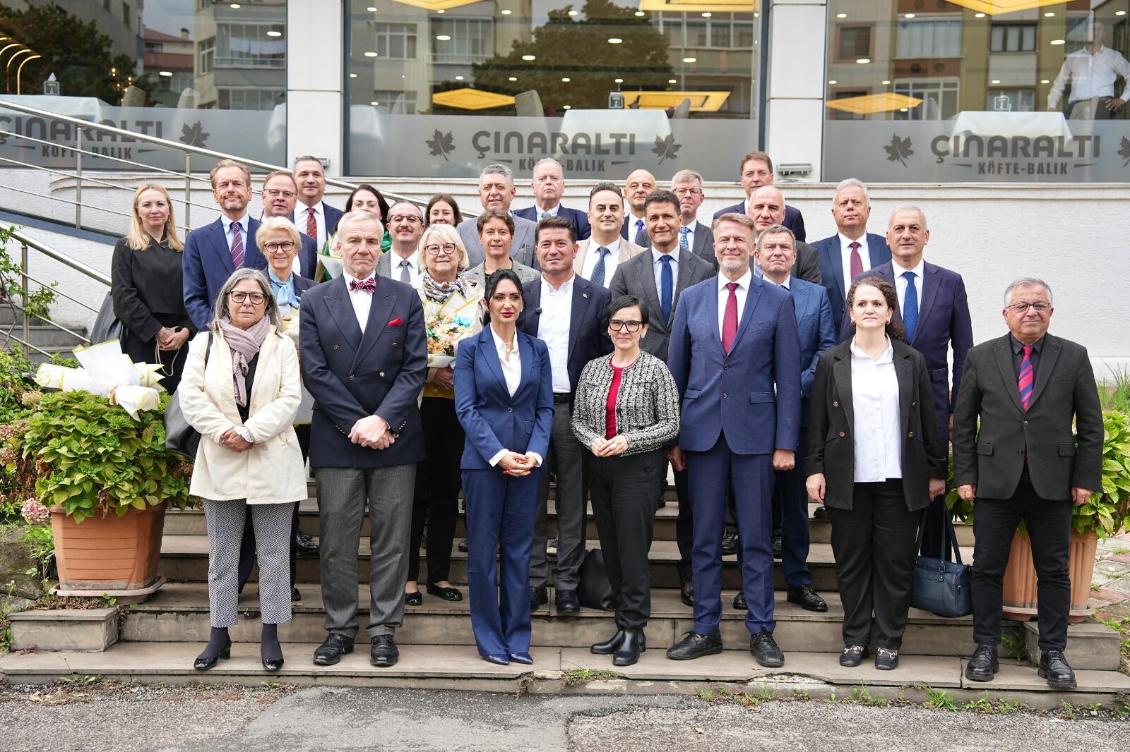 BAŞKAN KAYA, BÜYÜKELÇİLERİN SORULARINI CEVAPLANDIRDI