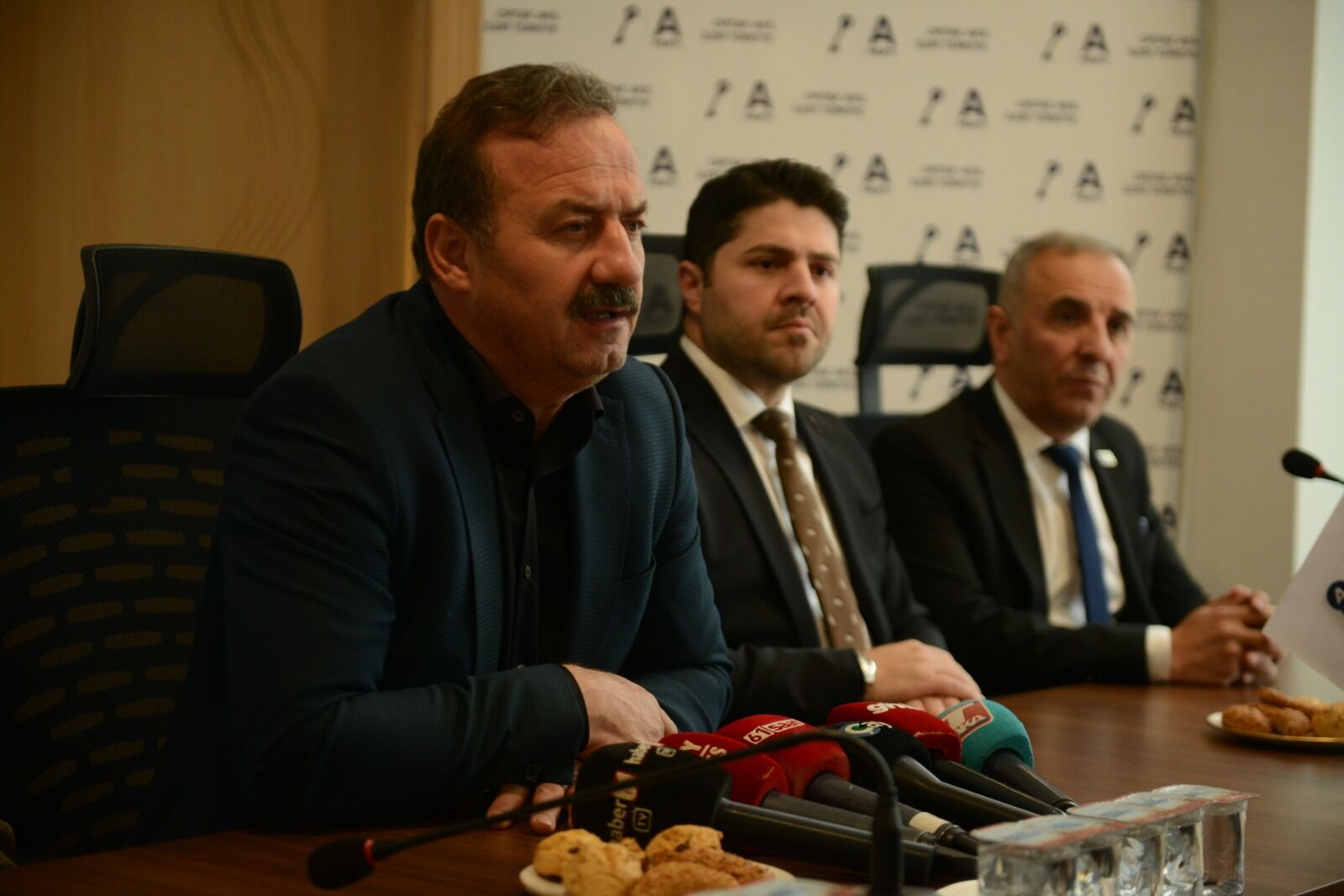 AĞIRALİOĞLU  “ÖCALAN’A KABUS OLACAĞIZ DEDİNİZ UMUT OLDUNUZ”