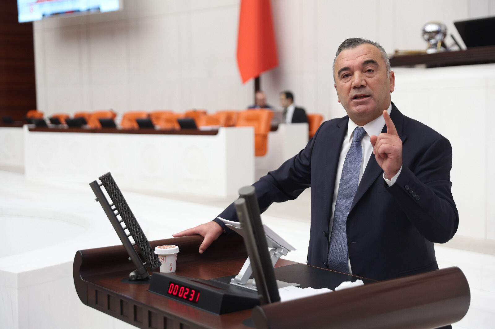 “ÜRETİCİ ARTIK FINDIĞI SÖKMEYİ DÜŞÜNÜYOR”