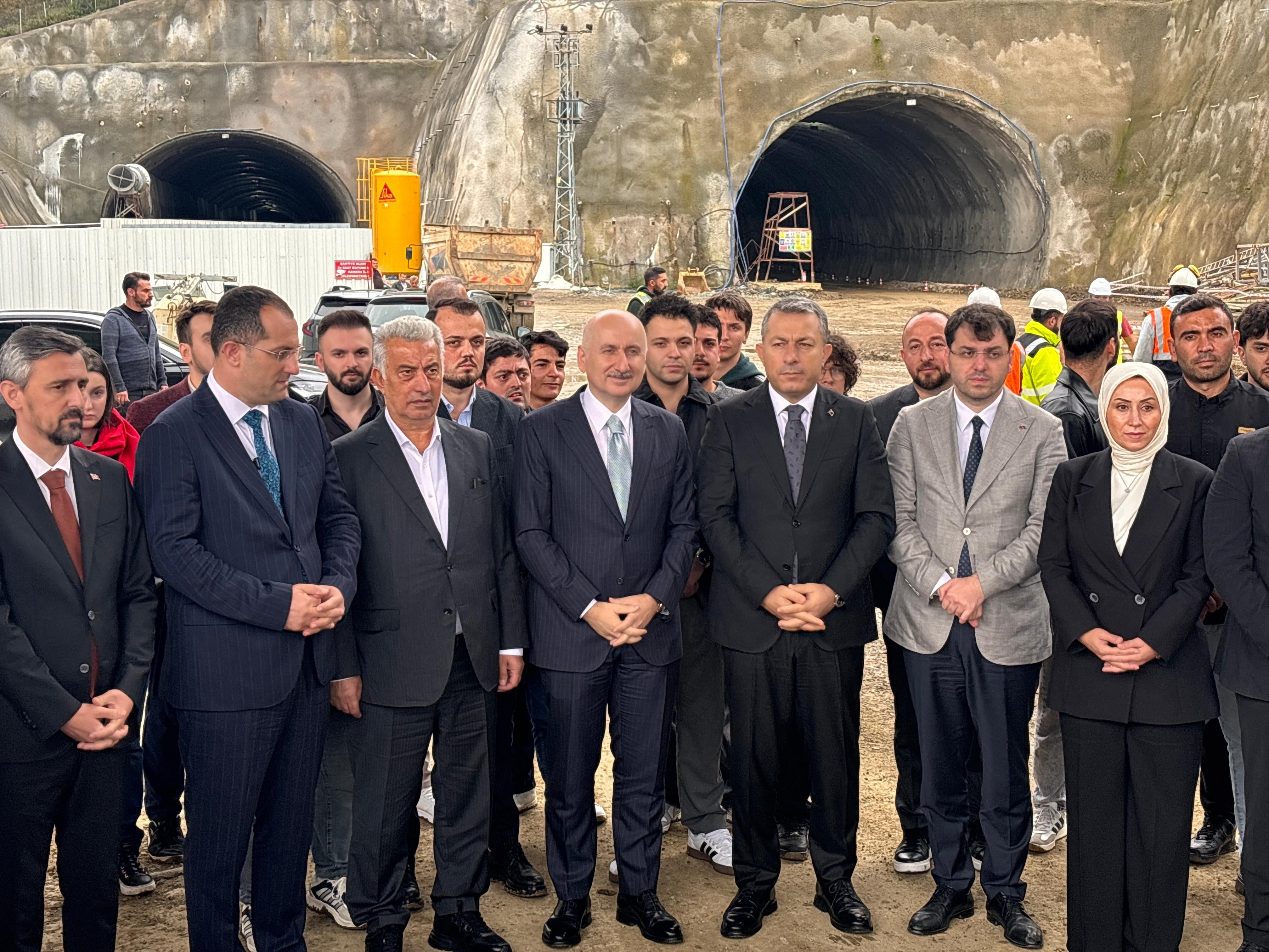 GÜNEY ÇEVRE YOLU'NDA İLK TÜNELDE IŞIK GÖRÜLDÜ